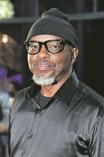 Portrait of Themba Ndaba