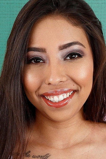 Portrait of Jasmine Summers