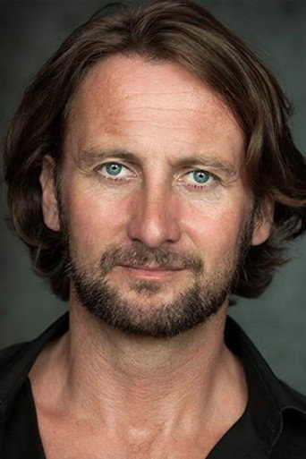 Portrait of Vince Leigh