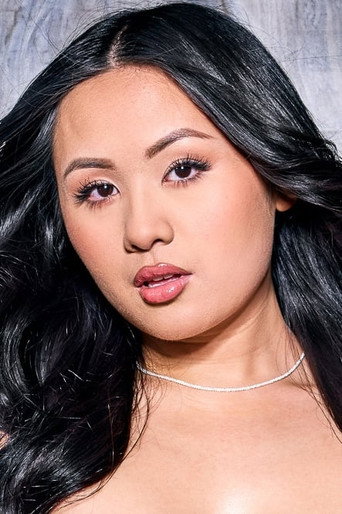 Portrait of Phoebe Kalib