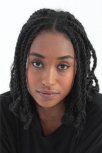 Portrait of Dhara Lopes