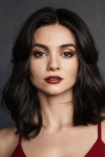 Portrait of Lauren LaVera