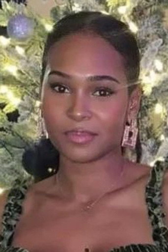 Portrait of Nadine Mills