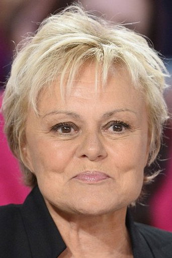 Portrait of Muriel Robin