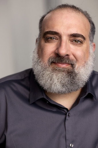 Portrait of Ari Agbabian