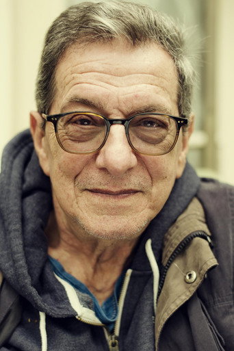 Portrait of Tom Kempinski
