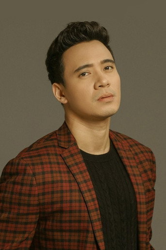 Portrait of Erik Santos