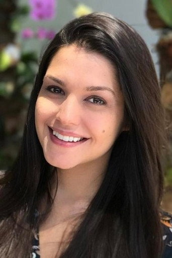 Portrait of Thais Fersoza
