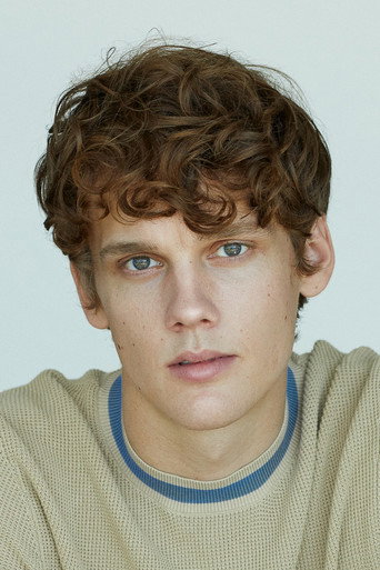 Portrait of Hunter Doohan