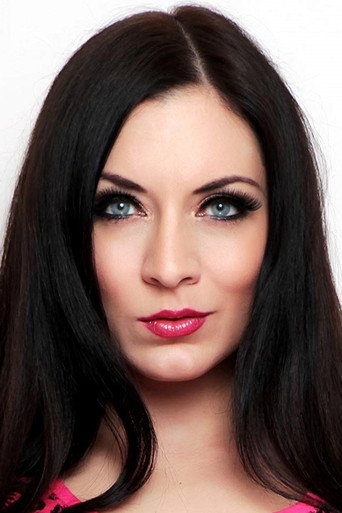 Portrait of Dani Thompson