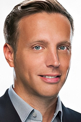 Portrait of Ariel Foxman