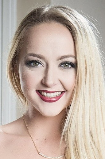 Portrait of Iris Rose