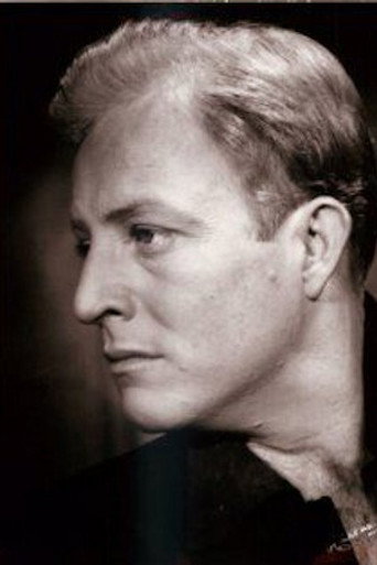 Portrait of Simon Scott