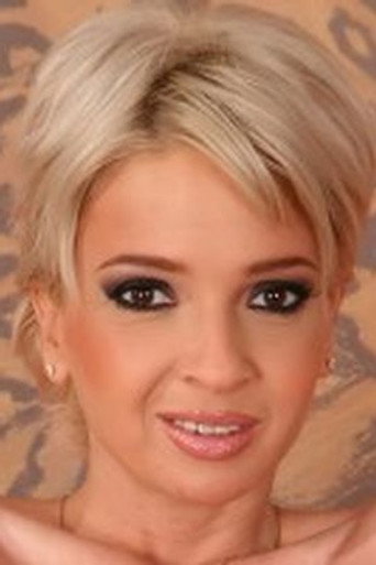 Portrait of Joana Romain