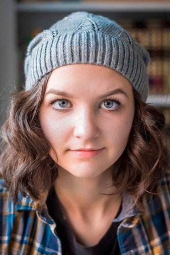 Portrait of Daisy Tahan