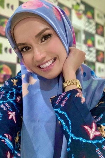 Portrait of Faezah Elai