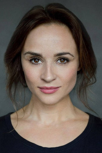 Portrait of Emma Pierson
