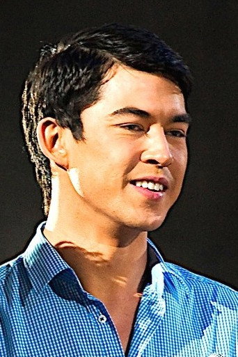 Portrait of Jon Avila