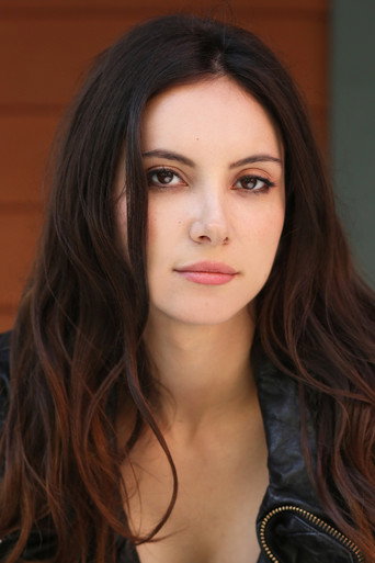 Portrait of Samantha Robinson