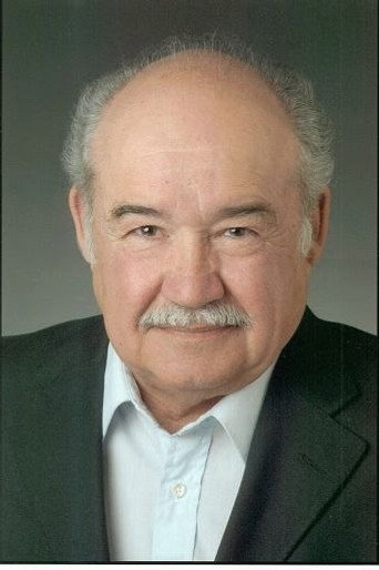 Portrait of Everett Sifuentes