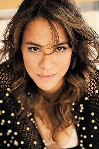 Portrait of Miá Mello