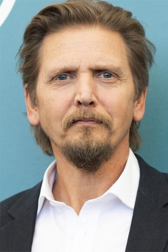 Portrait of Barry Pepper