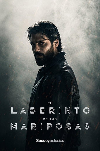 Poster for El laberinto de las mariposas