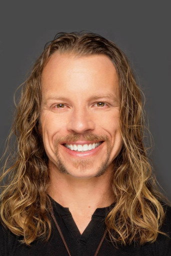 Portrait of Dustin Leighton