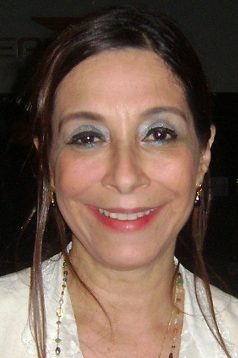 Portrait of Bia Nunnes
