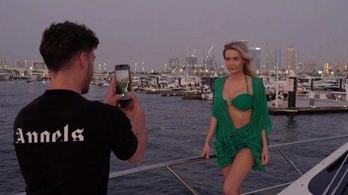 Megan: Een Bewogen Jaar scene 3