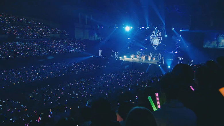 Backdrop image for movie 櫻坂46『Sakurazaka46 8th Single BACKS LIVE!! ～Center Performance Collections～』