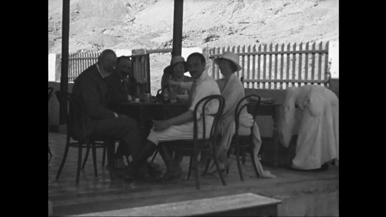 Backdrop image for movie Tut-ankh Amen's Tomb (Daily Sketch Topical Budget 600-1)