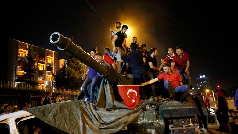 Backdrop image for movie Kampf auf der Bosporus-Brücke - Die Türkei und der gescheiterte Putschversuch