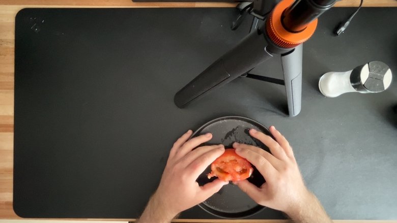 Backdrop image for movie Me eating a tomatoe with salt