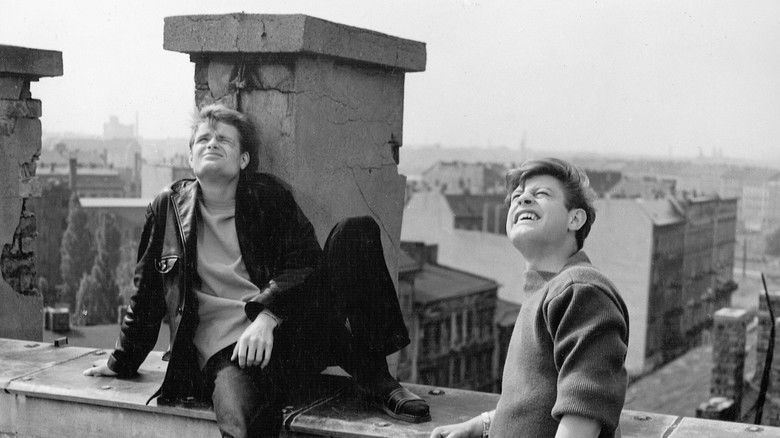 Backdrop image for movie Berlin Around the Corner