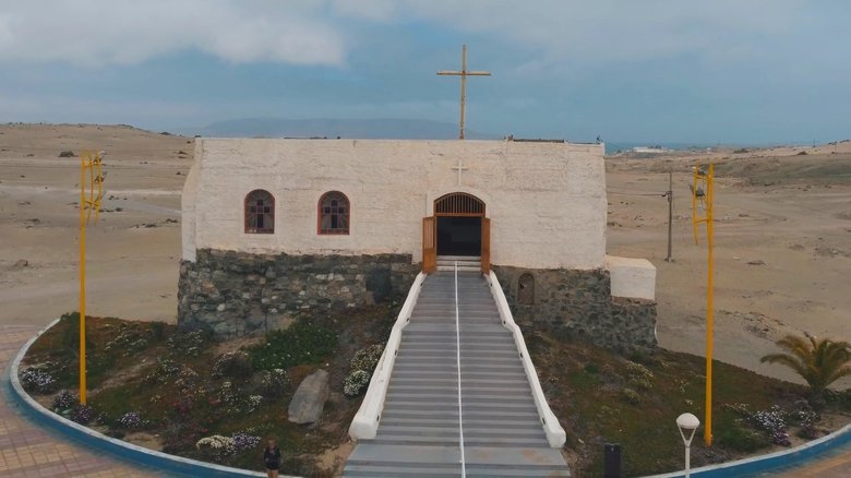 Backdrop image for movie Cien Años del Padre Negro en Atacama