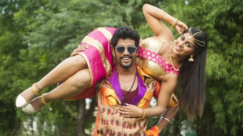 Backdrop image for movie Maniyaar Kudumbam