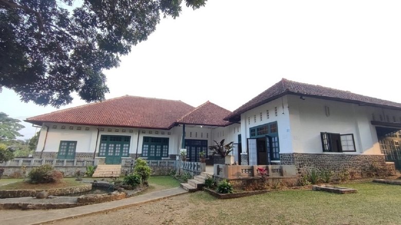 Backdrop image for movie Back to Linggajati
