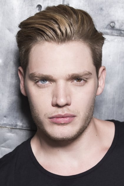 Dominic Sherwood Profilbild