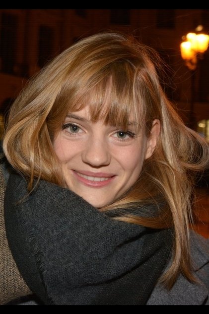 Noémie Schmidt Noémie Schmidt