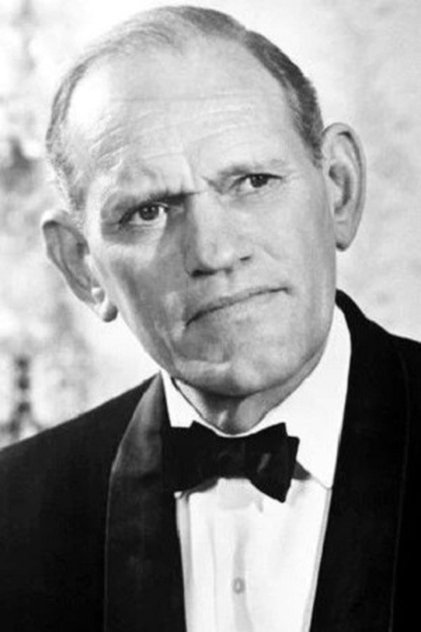 Harry Andrews Harry Andrews