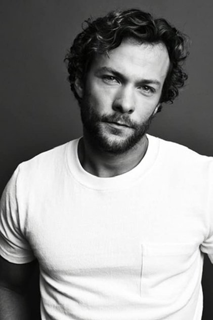 Kyle Schmid Profilbild