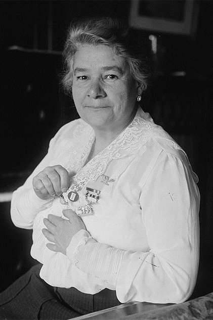 Mme. Ernestine Schumann-Heink Mme. Ernestine Schumann-Heink