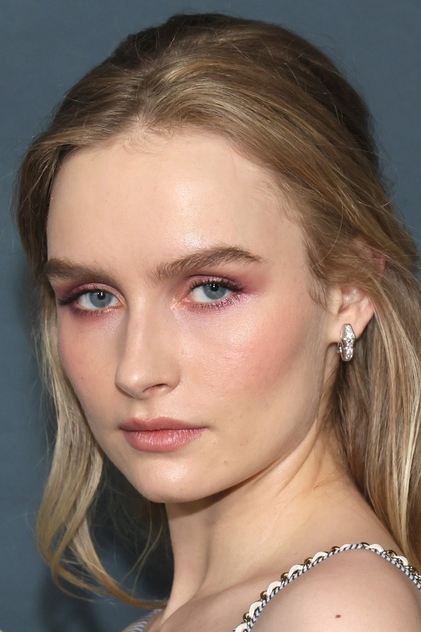 Olivia DeJonge Profilbild