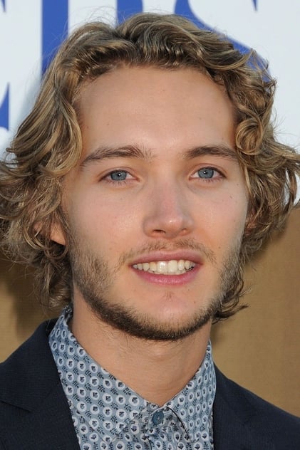 Toby Regbo Profilbild