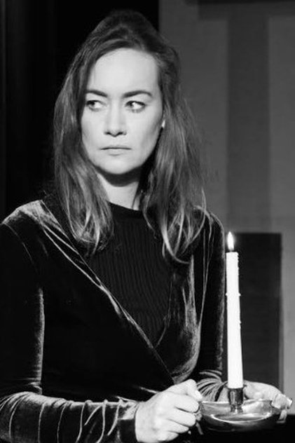 Joanna Lowe Joanna Lowe