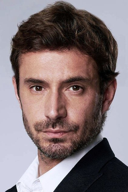 Oliver Farnworth Oliver Farnworth