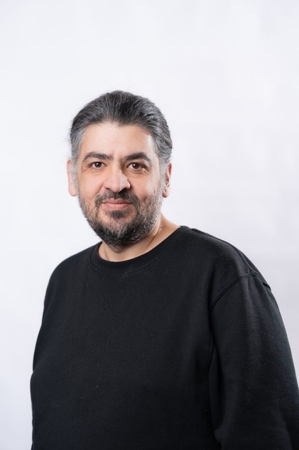 Navid Nikkhah Azad Navid Nikkhah Azad