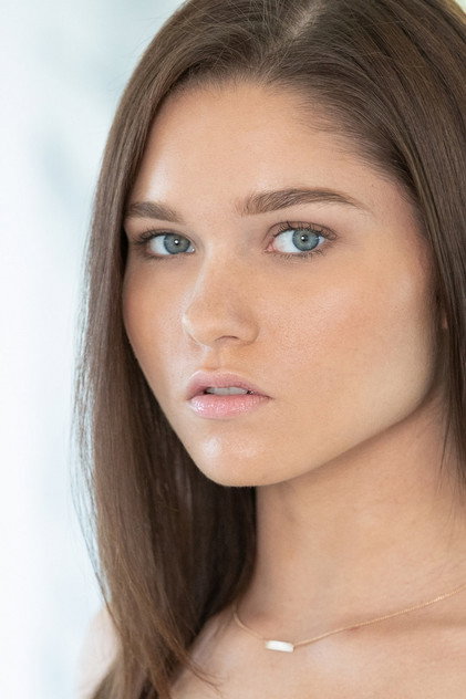Zoe Bloom photo 6