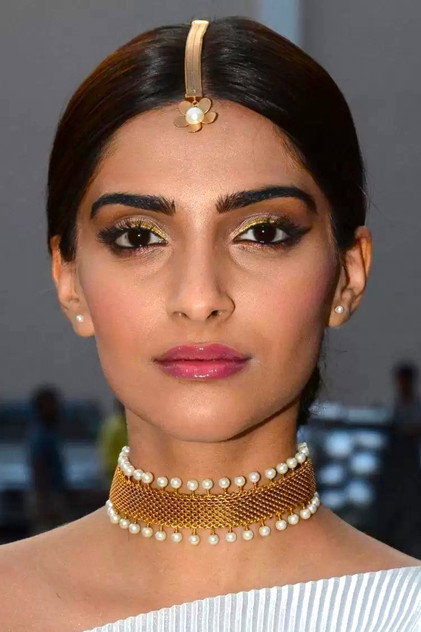 Sonam Kapoor Ahuja - 8